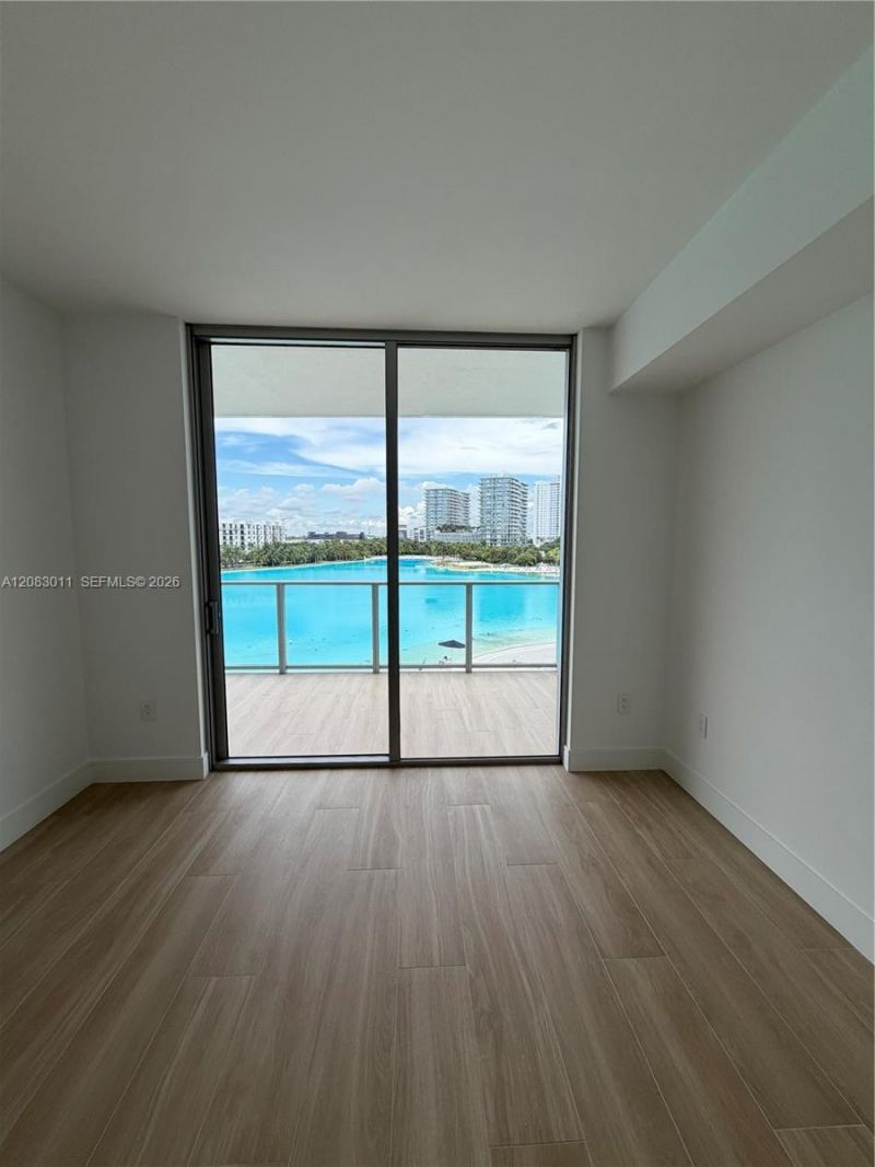 2411 Laguna Cir, Unit 307, North Miami, FL 33181 Photo