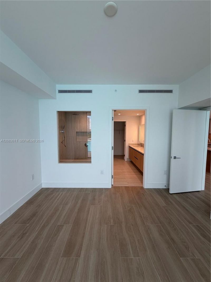 2411 Laguna Cir, Unit 307, North Miami, FL 33181 Photo