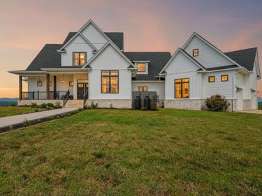 821 Riverville Road, Gladstone, VA 24553
