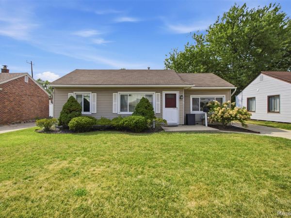 26741 Clancy Street, Roseville, Mi 48066