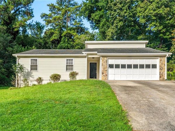 654 Village Creek Drive SW, Lilburn, GA 30047