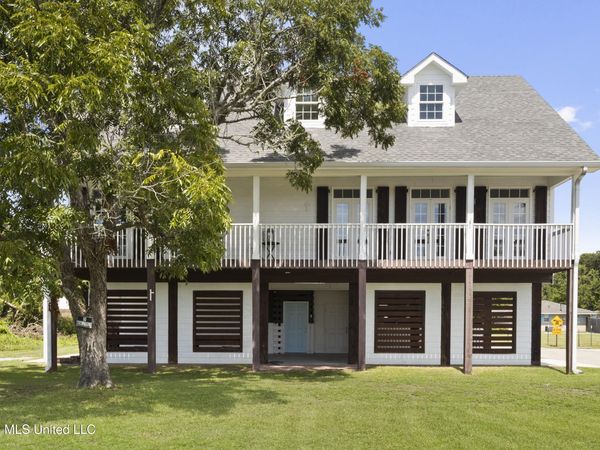 207 Saint Paul Avenue, Pass Christian, MS 39571