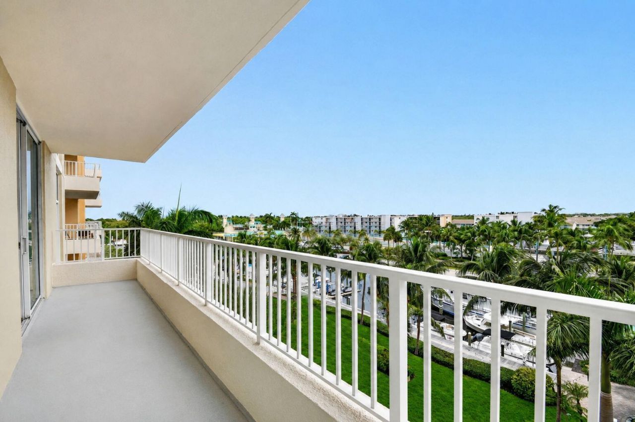 625 Casa Loma Boulevard, Unit 506, Boynton Beach, FL 33435 Photo