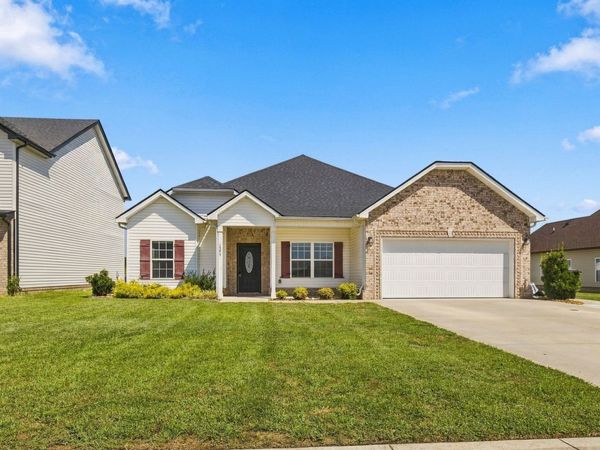 1385 Winterset Dr, Clarksville, TN 37040