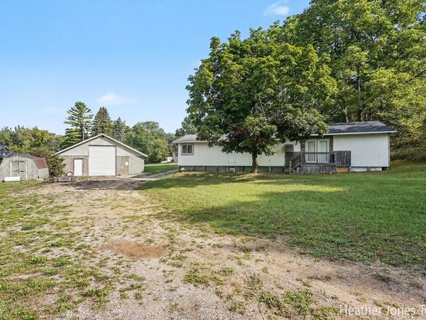 13635 14 Mile Road NE, Greenville, MI 48838