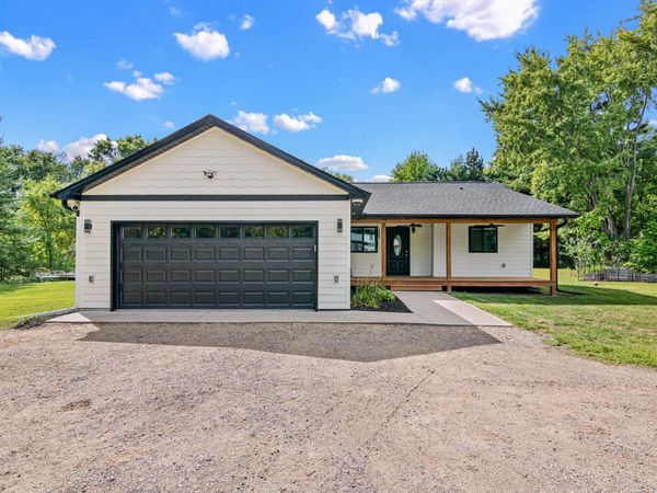 21914 E Bethel Boulevard NE, East Bethel, MN 55011