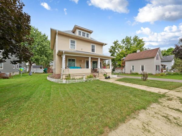 422 1st Street NW, Faribault, MN 55021