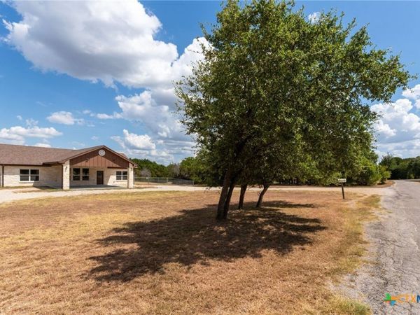 534 County Road 3081 , Lampasas, TX 76550