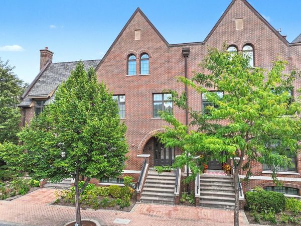 Unit A, Mount Prospect, IL 60056