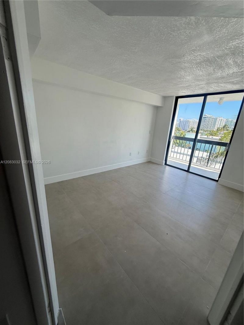 6937 Bay Dr , Unit 510, Miami Beach, FL 33141 Photo