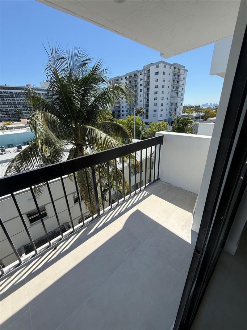 6937 Bay Dr , Unit 510, Miami Beach, FL 33141 Photo