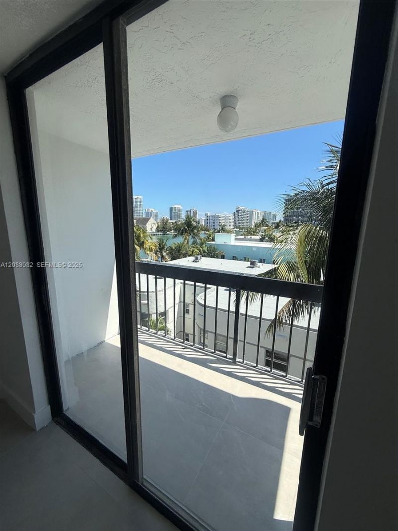 6937 Bay Dr , Unit 510, Miami Beach, FL 33141 Photo