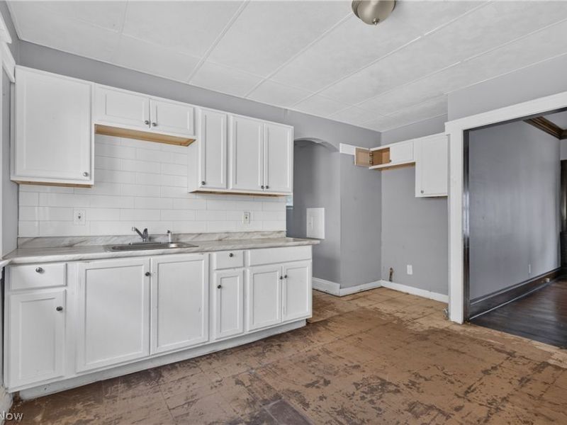 3599 E 146th Street, Cleveland, OH 44120 Photo 16