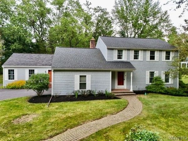 8 Mount Airy Court, Orchard Park, NY 14127