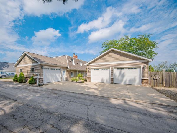 5065 Pine Drive, Jackson, MI 49201