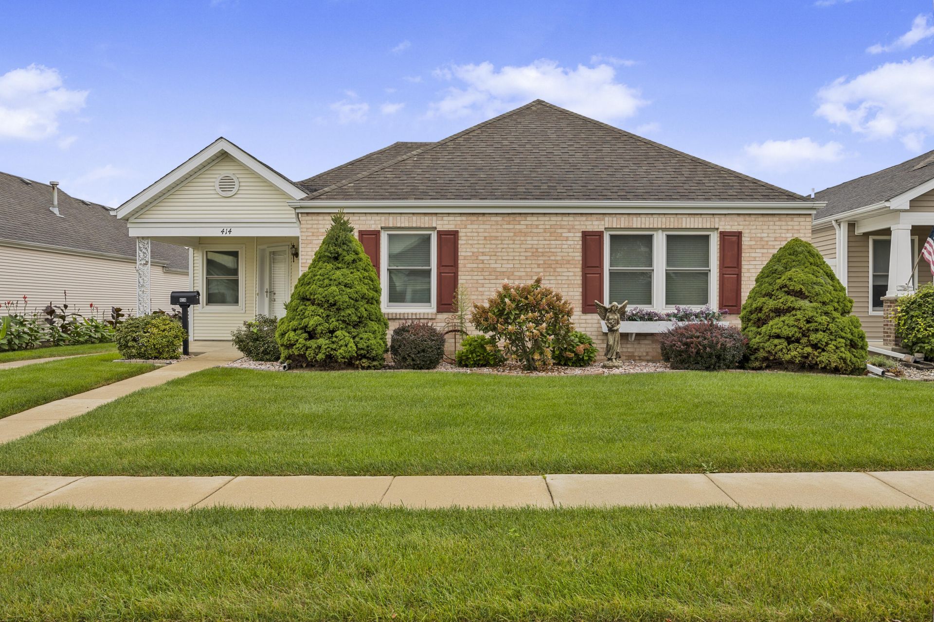 414 Greenbrier Lane, Lowell, IN 46356 Main Photo