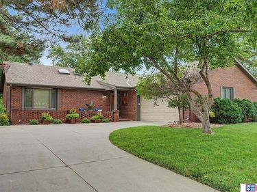 5934 S 72nd Street, Lincoln, NE 68516