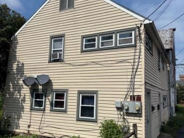 275 S HARRISON AVENUE, CHAMBERSBURG, PA 17201