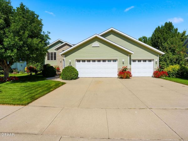 2334 44TH Avenue S, Grand Forks, ND 58201