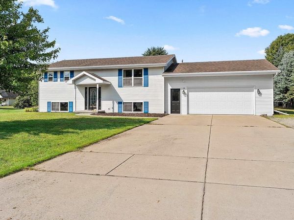 108 ROBIN LANE, Oconto, WI 54153