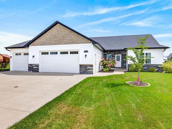2149 CAROLINE COURT, Neenah, WI 54956