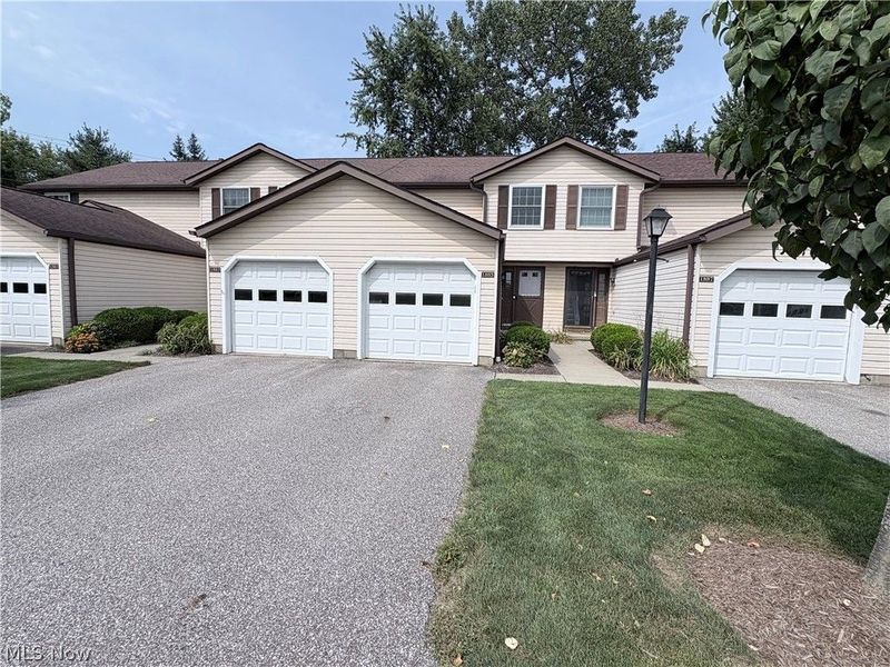 1885 Ridge Meadow Court, Twinsburg, OH 44087 Photo 2