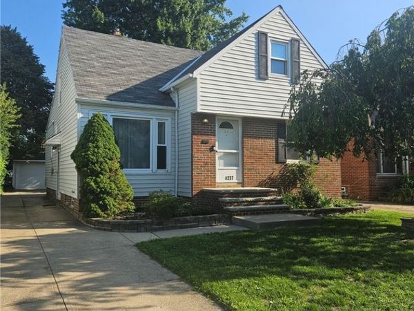 4237 Stonehaven Road, South Euclid, OH 44121