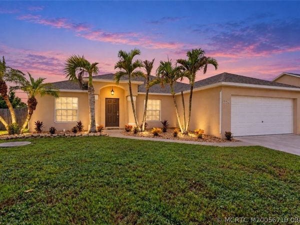 1726 SW Hampshire Lane, Port St Lucie, FL 34953
