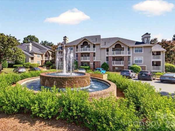5011 Sharon Road, Unit N, Charlotte, NC 28210