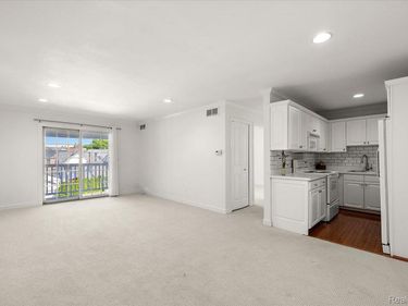 444 Chester Street , Unit 420, Birmingham, Mi 48009