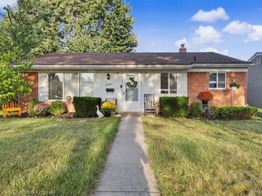8300 N Henry Ruff Road, Westland, Mi 48185