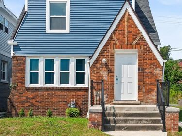 16217 Woodingham Drive, Detroit, Mi 48221
