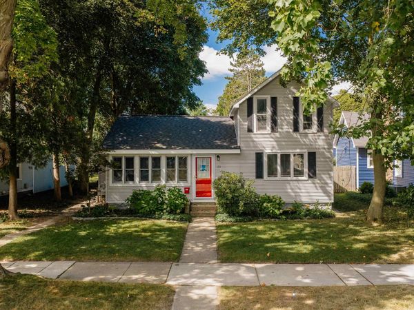 131 Spruce N, Traverse City, MI 49684