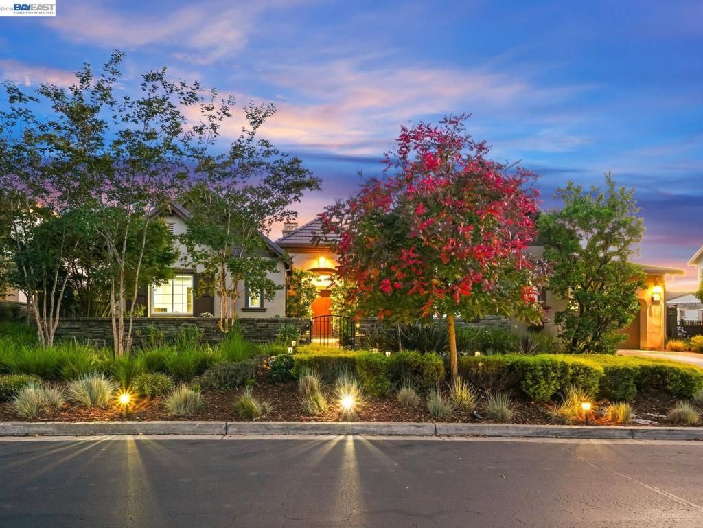 65 Stonebrae Rd, Hayward, CA 94542 Main Photo