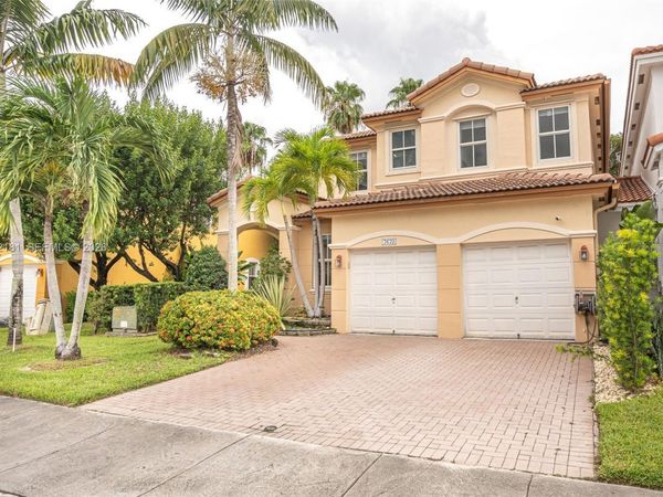 7670 NW 113th Path, Doral, FL 33178