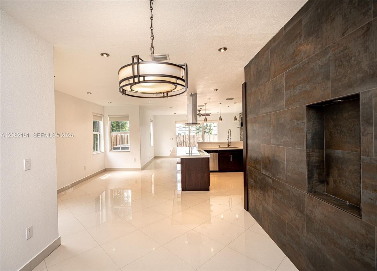 7670 NW 113th Path, Doral, FL 33178 Photo