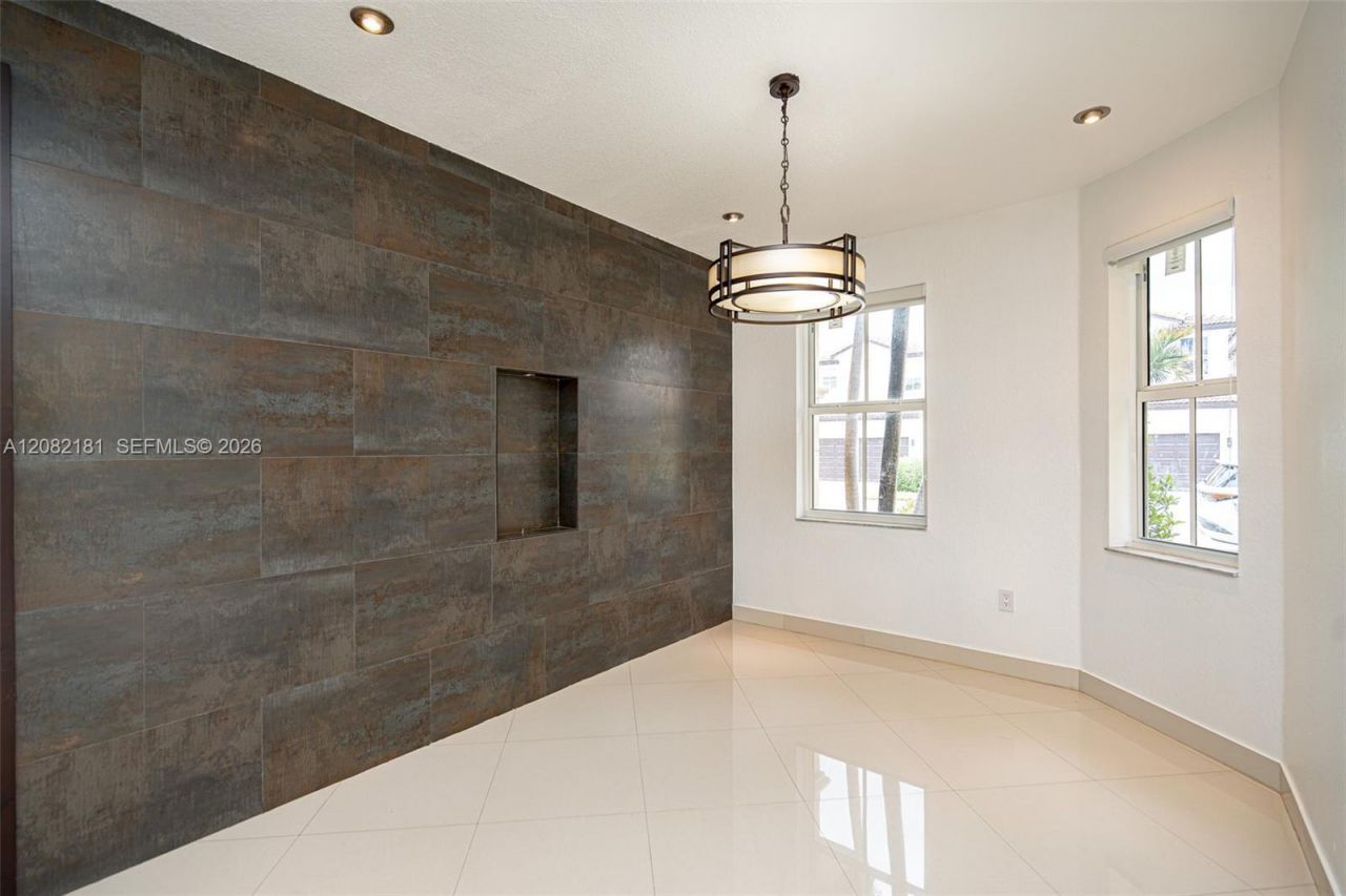7670 NW 113th Path, Doral, FL 33178 Photo