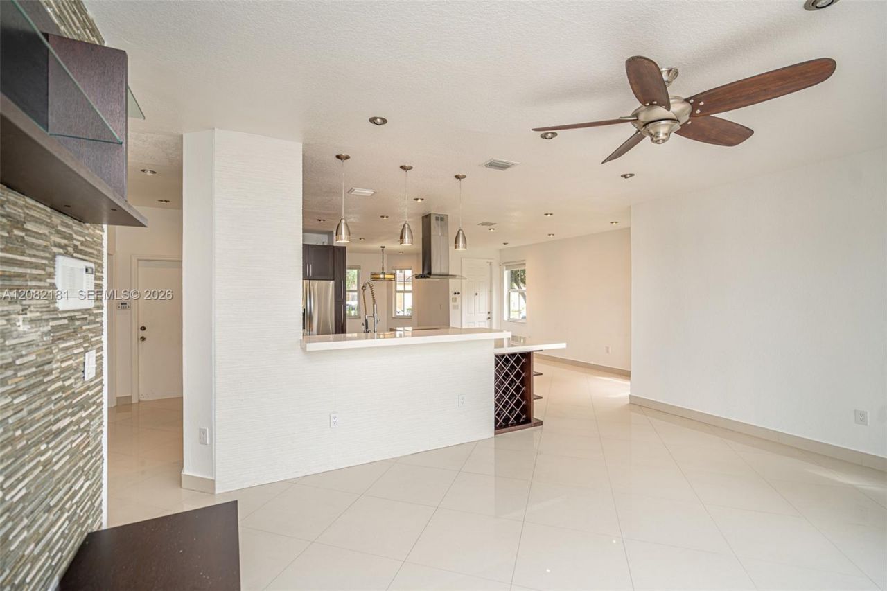7670 NW 113th Path, Doral, FL 33178 Photo