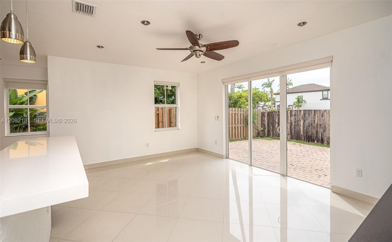 7670 NW 113th Path, Doral, FL 33178 Photo