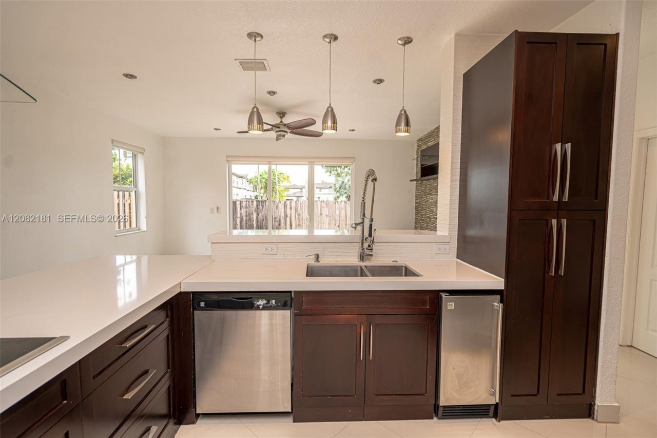 7670 NW 113th Path, Doral, FL 33178 Photo