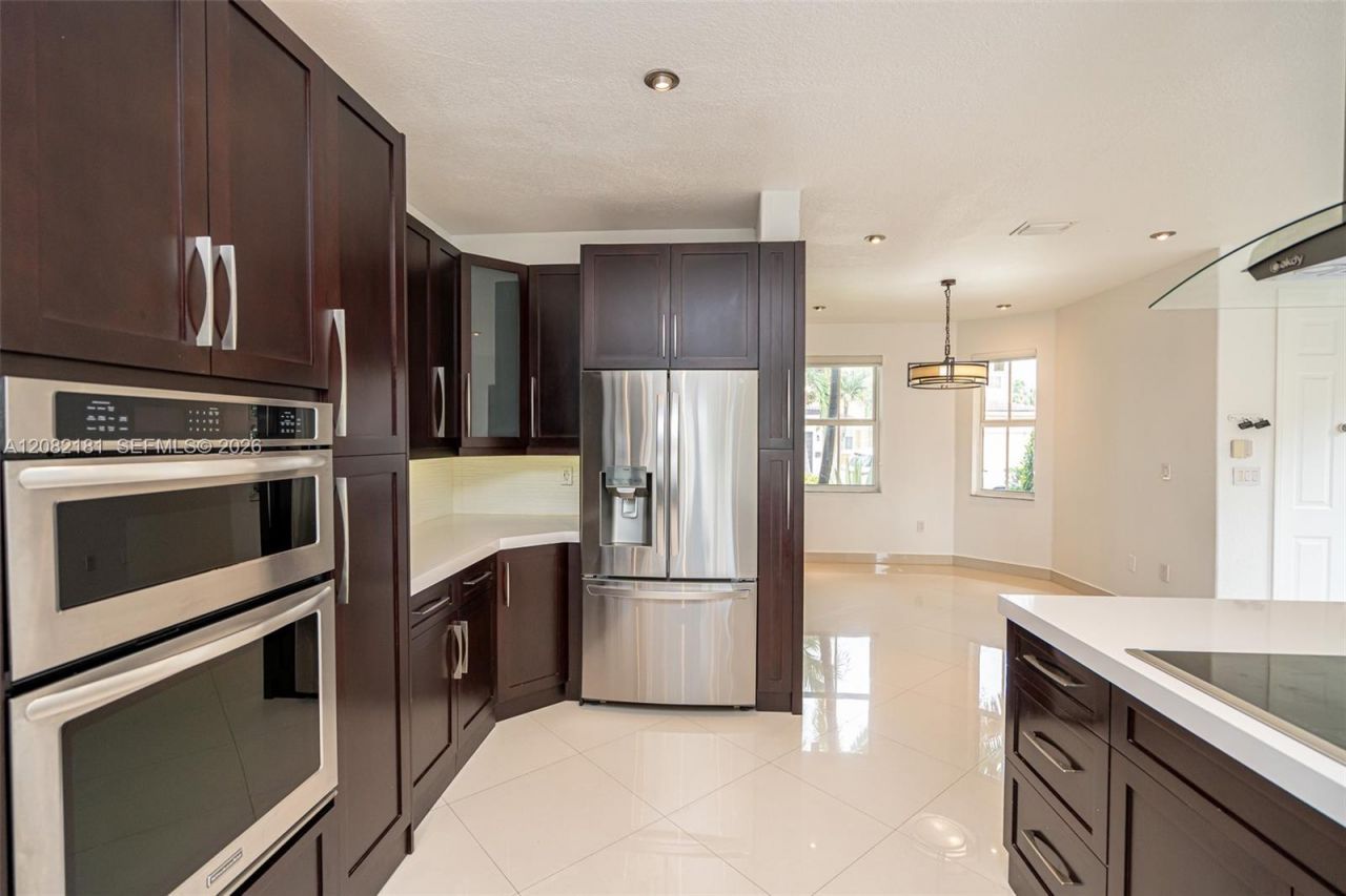 7670 NW 113th Path, Doral, FL 33178 Photo