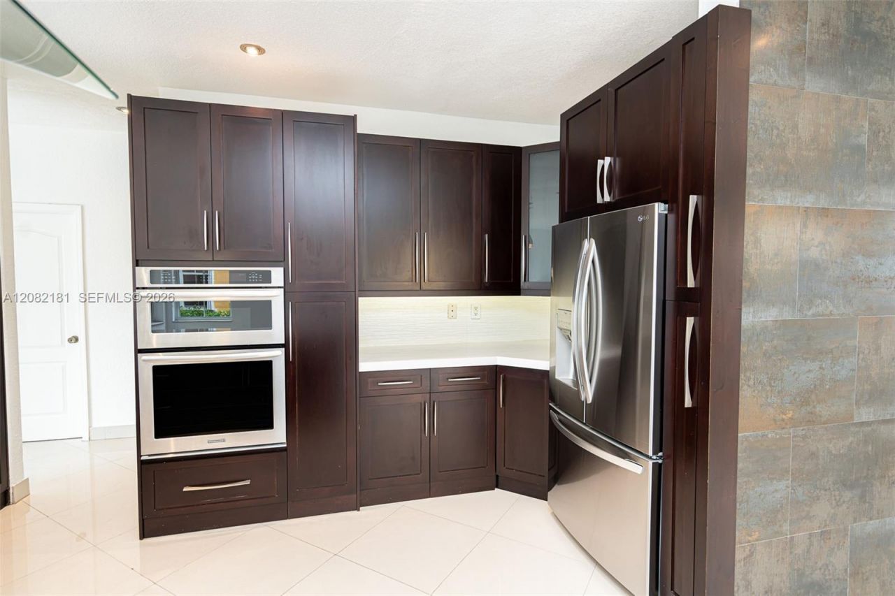 7670 NW 113th Path, Doral, FL 33178 Photo