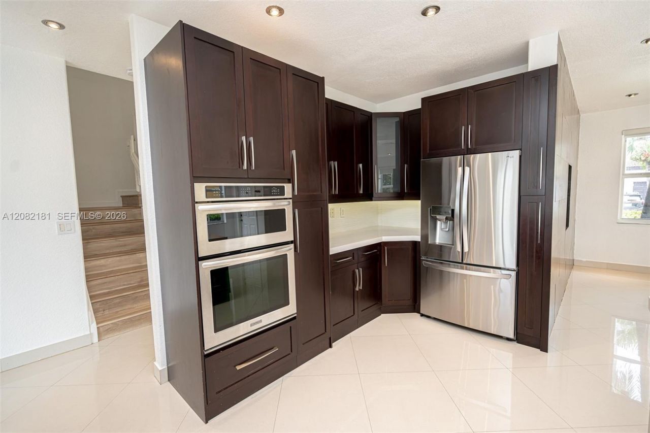 7670 NW 113th Path, Doral, FL 33178 Photo