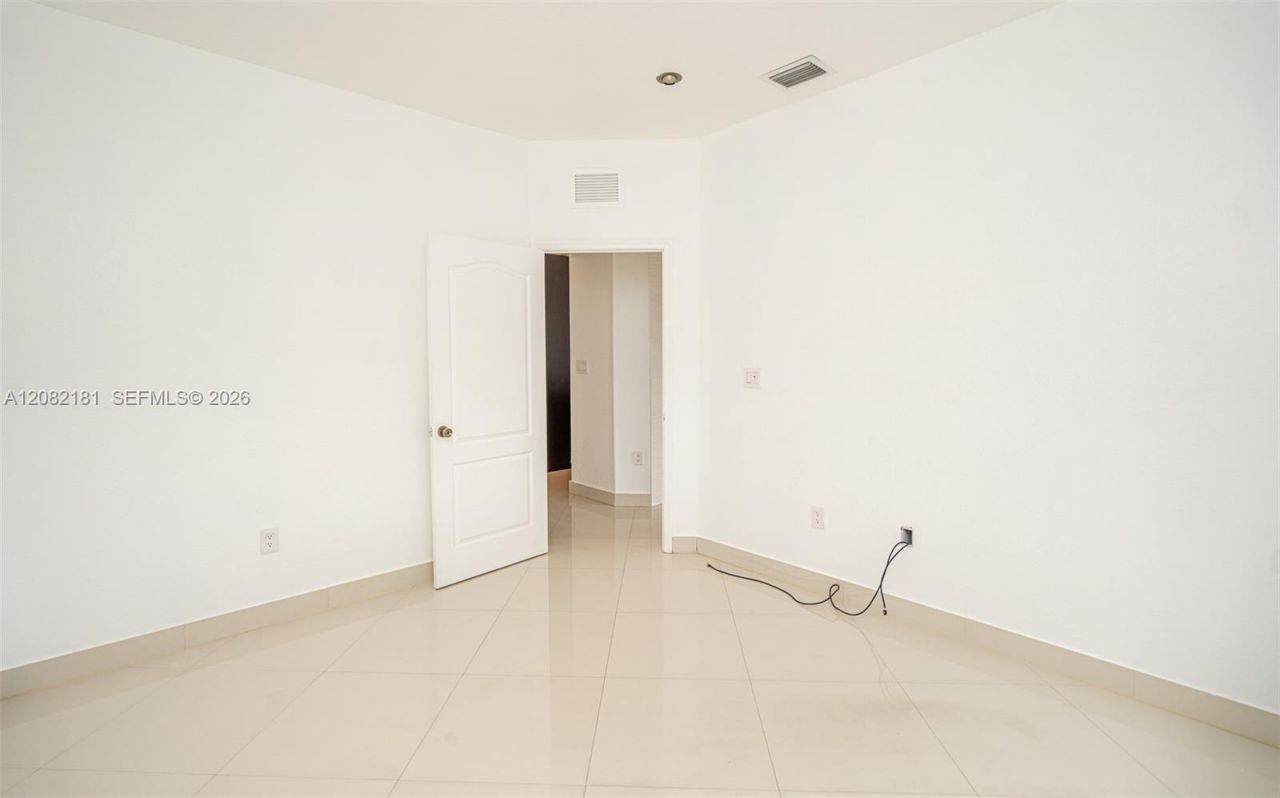 7670 NW 113th Path, Doral, FL 33178 Photo