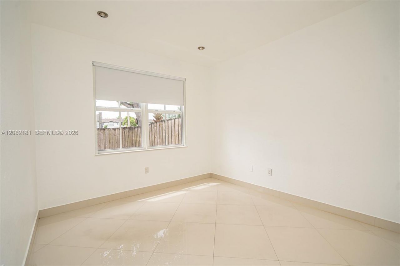 7670 NW 113th Path, Doral, FL 33178 Photo