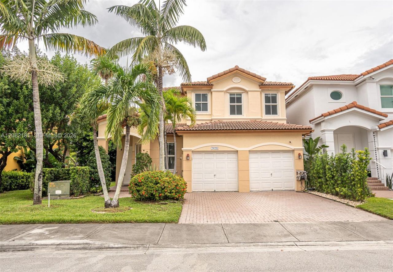 7670 NW 113th Path, Doral, FL 33178 Photo
