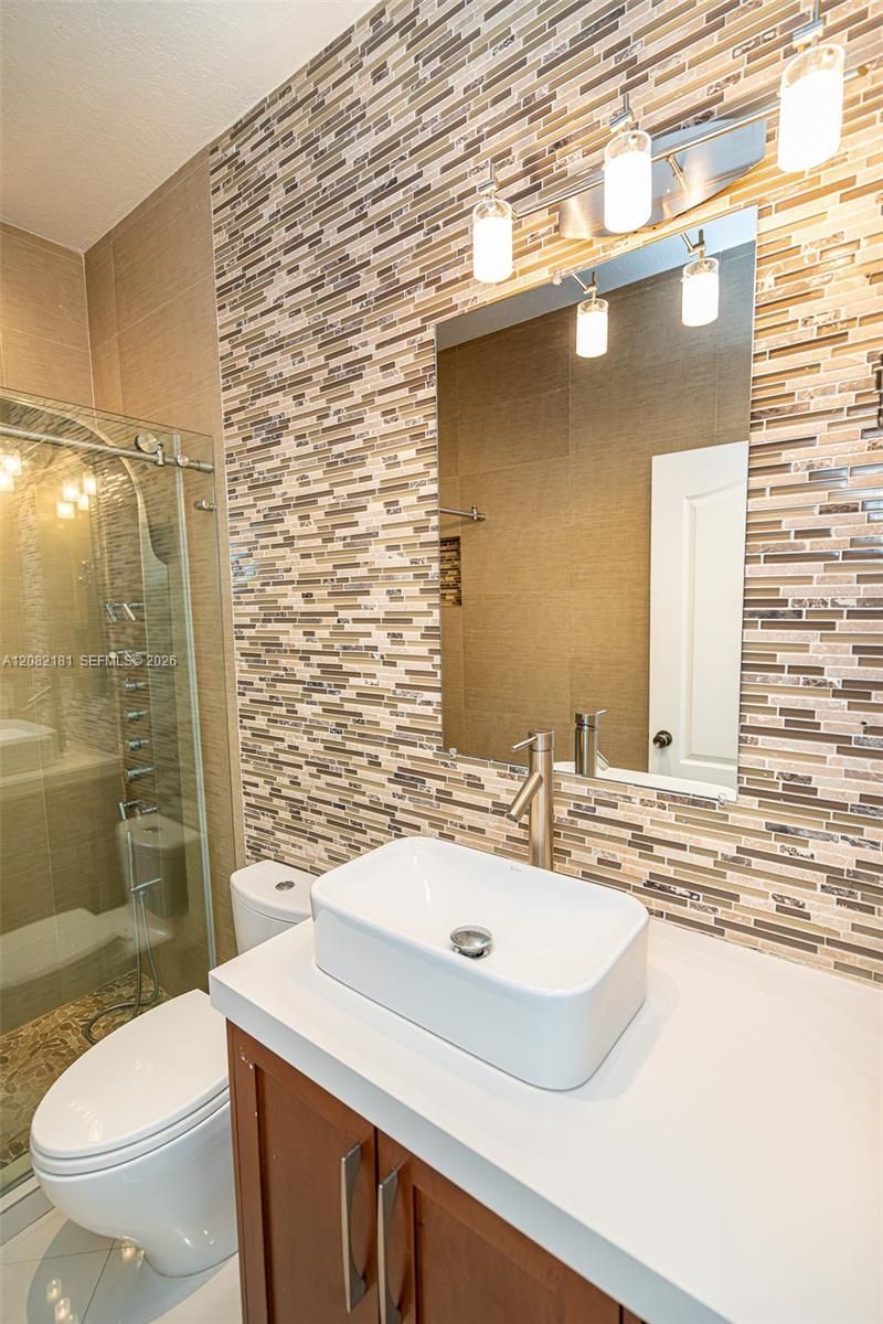 7670 NW 113th Path, Doral, FL 33178 Photo