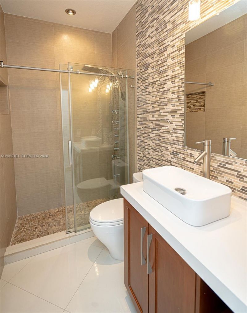 7670 NW 113th Path, Doral, FL 33178 Photo