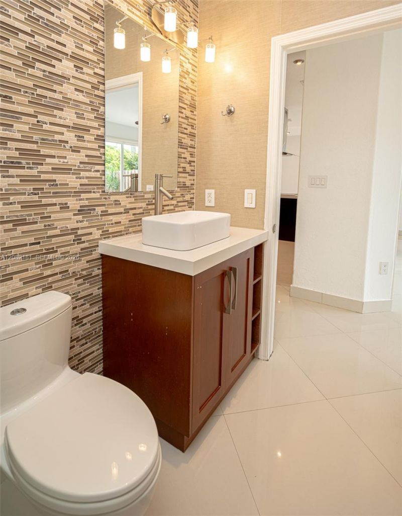 7670 NW 113th Path, Doral, FL 33178 Photo