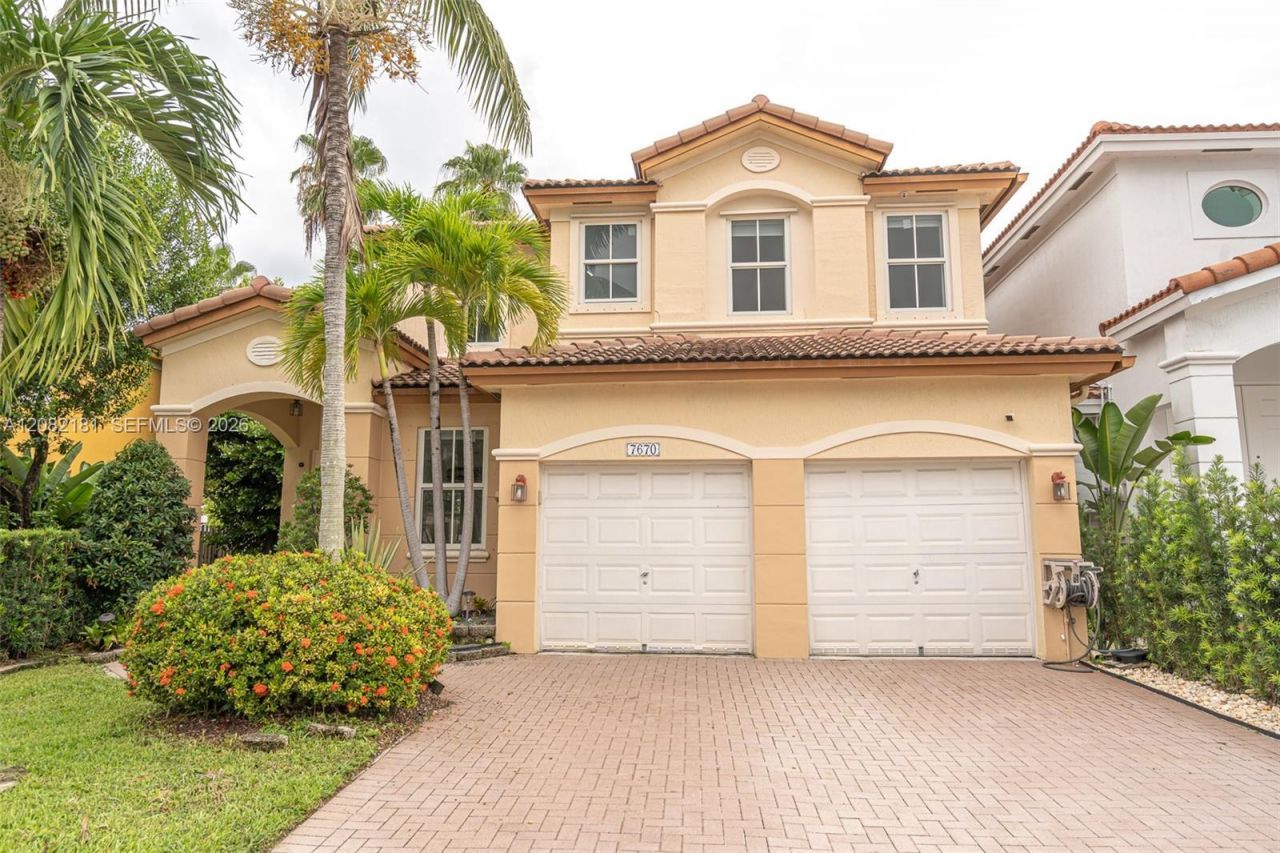 7670 NW 113th Path, Doral, FL 33178 Photo